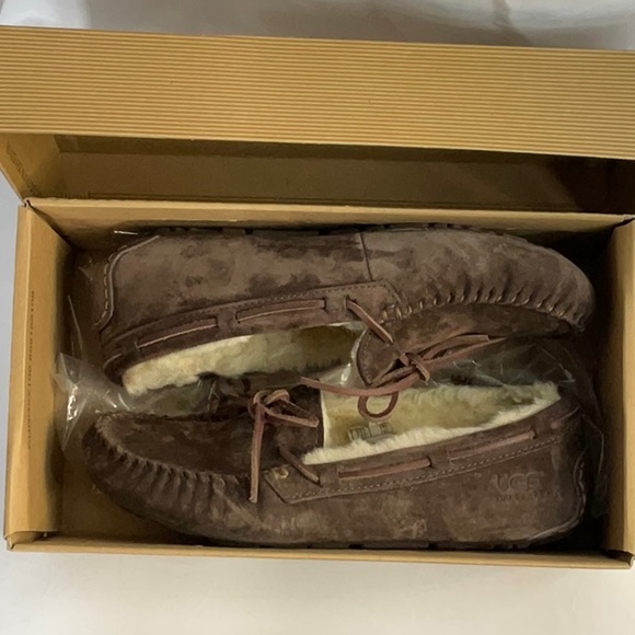 UGG SLIP ONS AUTHENTIC! Brown suede women’s size 8 - Picture 2 of 12